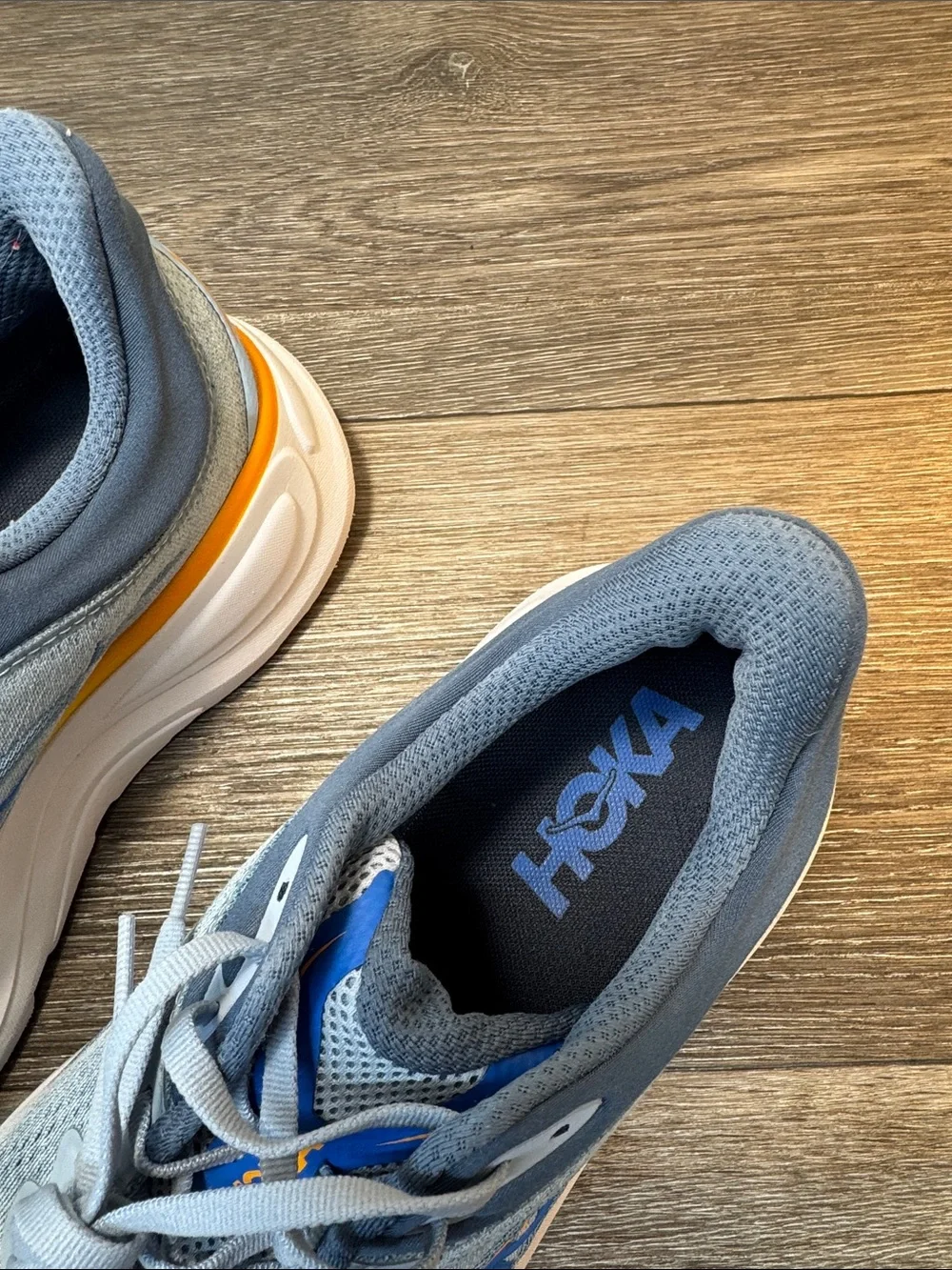 Hoka bondi 9  Light Blue Running Shoes men’s size 9 2E  WIDE (h126)